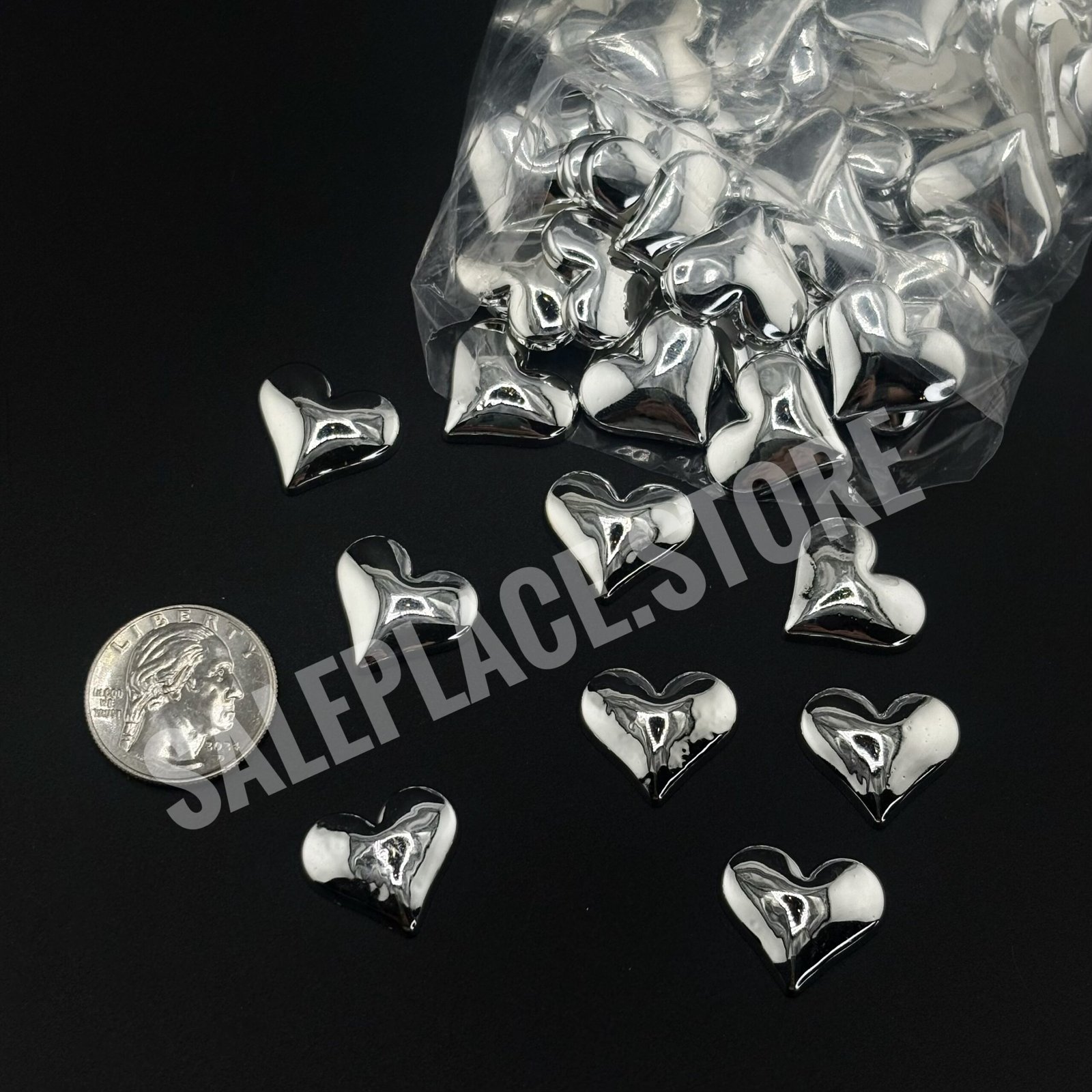 plastic-heart-charm-0.8-silver